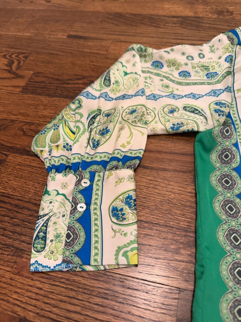 Vintage-Inspired Green Paisley Button-Down Shirt - Picture 3 of 6